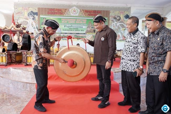 Pemkab Asahan Serahkan Bantuan Alat Musik Gamelan ke DPD PKB Pujakesuma Kabupaten Asahan