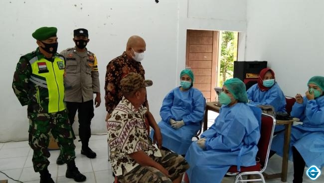 Wan Harismunandar Kembali Pantau Vaksinasi Bagi Masyarakat di Desa Sungai Ulu