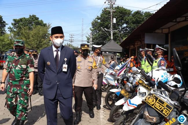 Bupati Kendal Pimpin Apel Gelar Pasukan Operasi Ketupat Candi 2022 Polres Kendal
