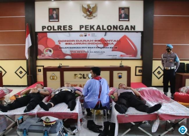 Jelang HUT Bhayangkara Ke 76, Polres Pekalongan Gelar Aksi Sosial Donor Darah