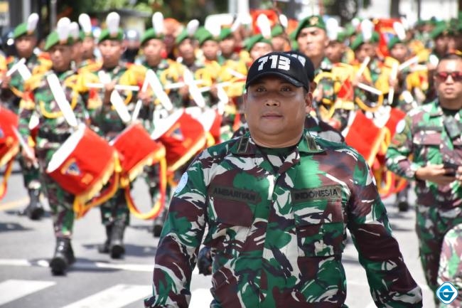 Yonif 713/Satya Tama Gelar Kirab Drumband