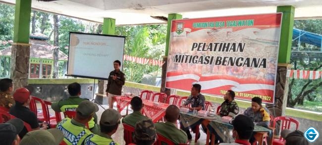 Polsek Tengaran bersama BPBD Kab. Semarang gelar pelatihan mitigasi bencana. 