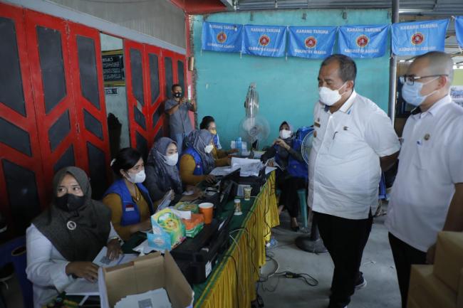 Wabup  Asahan Tinjau Pelaksanaan Vaksinasi yang di Gelar Karang Taruna Kecamatan Simpang Empat