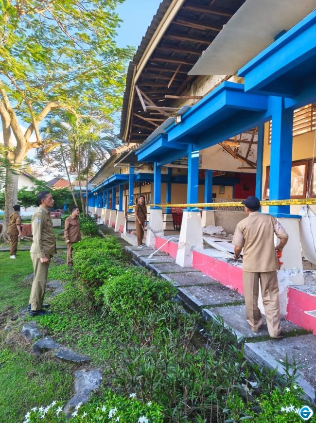 Tragedi SMAN 7 Mataram: Atap Kelas Ambruk Lukai Lima Siswa, Pemprov NTB Ungkap Fakta Proyek Mangkrak