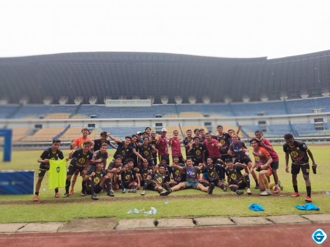 Bang Dhin Apresiasi Tim Sepakbola Barito Putera U-18 yang Berhasil Lolos ke Babak 8 Besar