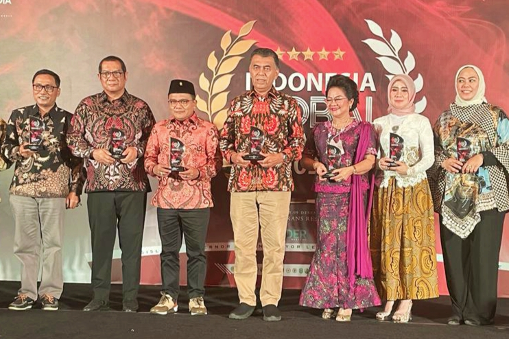 Bupati Natuna Menjadi Satu-satunya Bupati  di Kepri yang Menerima Penghargaan Diajang Indonesia Global Award 2022