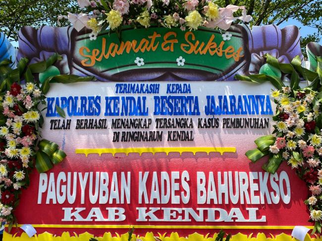 Berhasil Tuntaskan Kasus Pembunuhan Warga Ringinarum, Polres Kendal Banjir Karangan Bunga