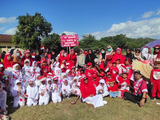 RA Al-Qolam Gerung Selatan Ikuti Pawai Alegoris Meriahkan HUT RI ke-80