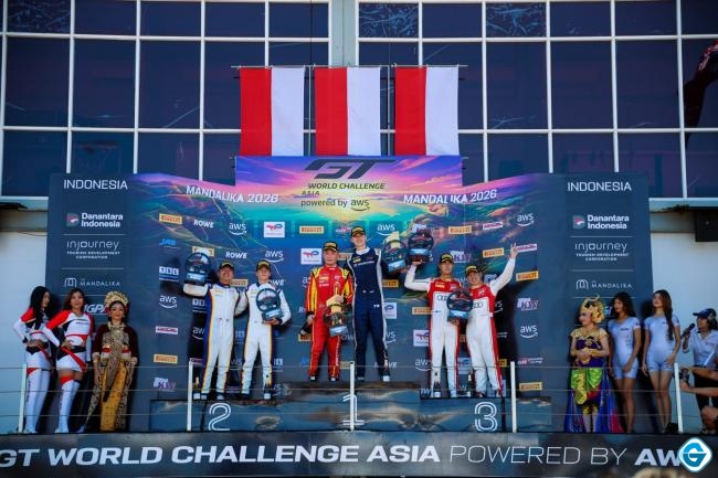 Hasil Race 2 GT World Challenge Asia Mandalika: Porsche Berjaya, Sean Gelael Alami DNF