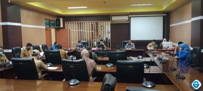 DPRD bersama Pemda Tanbu Gelar Rapat Gabungan Membahas Soal Pemberhentian Tenaga Kontrak