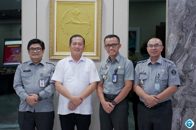 temui-gubernur-ntb-kakanwil-kemenkum-risman-somantri-perkuat-sinergi-kelembagaan