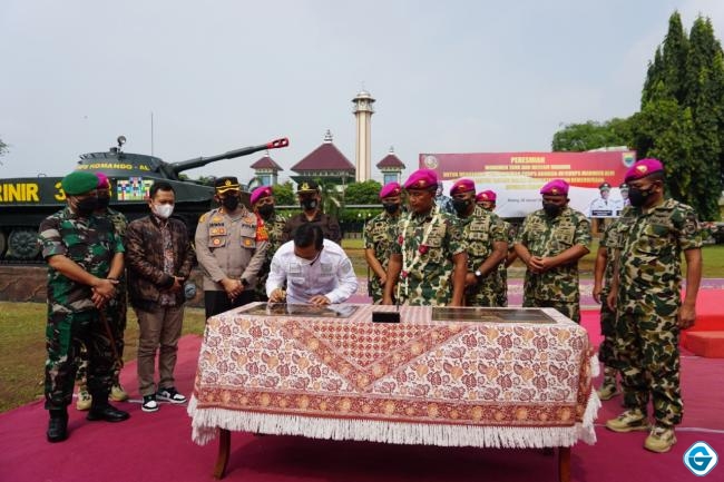 Mayor Jenderal TNI suhartono bersama Forkopimda Batang meresmikan Monumen Perjuangan 