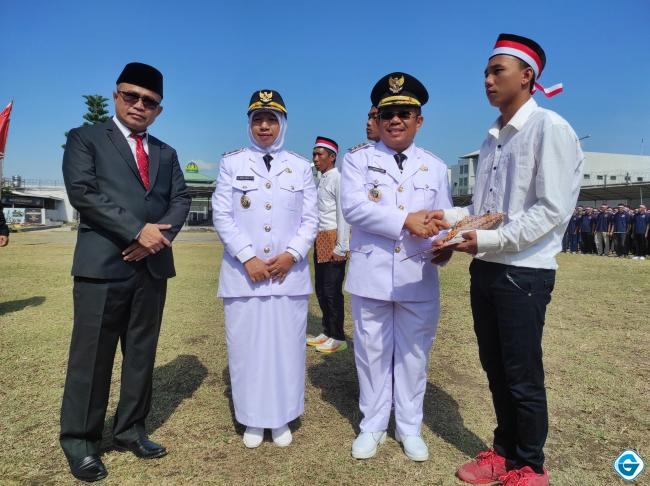 Bupati LAZ Serahkan 1.238 Remisi Umum dan 1.340 Remisi Dasawarsa Warga Binaan di Lapas Kelas IIA Lombok Barat