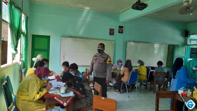 Polsek Patebon Monitoring Vaksinasi Peserta Didik SMK- SMP Di Wilayah Patebon.