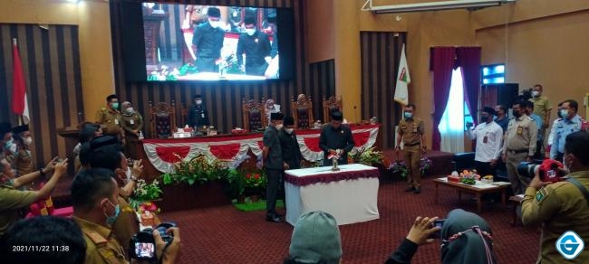 Rapat Paripurna DPRD Tanbu, Sekda Sampaikan Jawaban Pemandangan Umum Fraksi Terhadap Dua Reperda Eksekutif