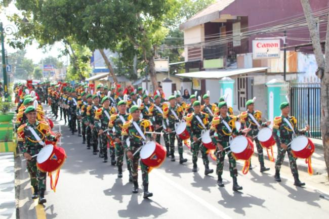 Yonif 713/Satya Tama Gelar Kirab Drumband