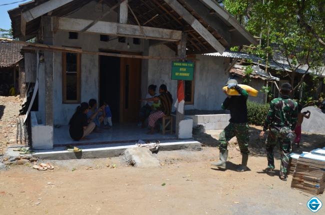 Rumah Berdinding Kayu Di Rubah TNI Menjadi Tembok Di TMMD