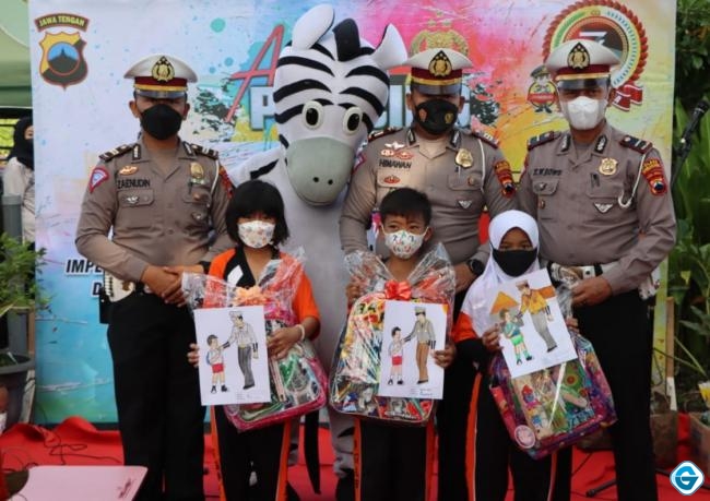 Car Free Day, Satlantas Polres Semarang Gelar Art Policing