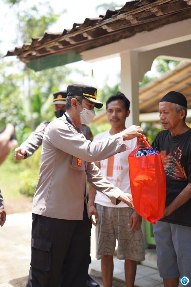 Gelar Kerja Bakti dan Bakti Sosial di Wadas, Kehadiran TNI-Polri disambut Antusias Warga
