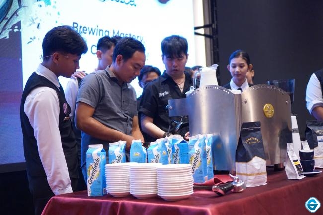 Aston Madiun dan Javabica Gelar Workshop The Art of Coffee, Edukasi 130 Calon Barista Muda