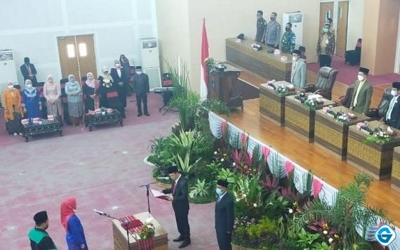 Rapat Paripurna, DPRD Kabupaten Lombok Tengah Resmi Lantik Ratmina