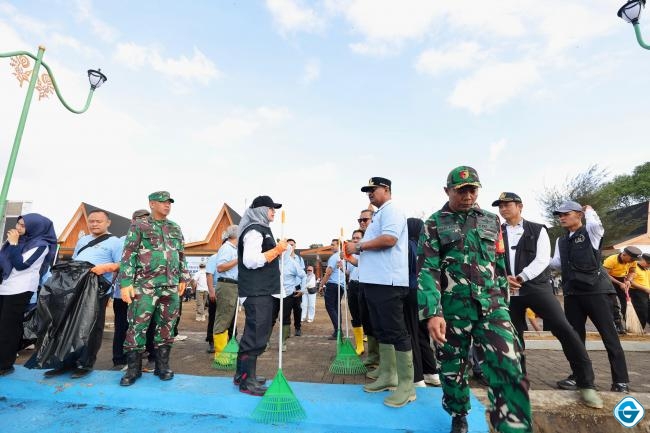 Kemendagri Gelar Gerakan Indonesia Asri Di Ancol Plengsengan Banyuwangi