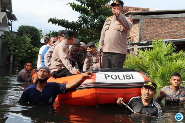 Banjir Rob Belum Surut, Kapolres Demak Siapkan Penanganan Bagi warga Terdampak