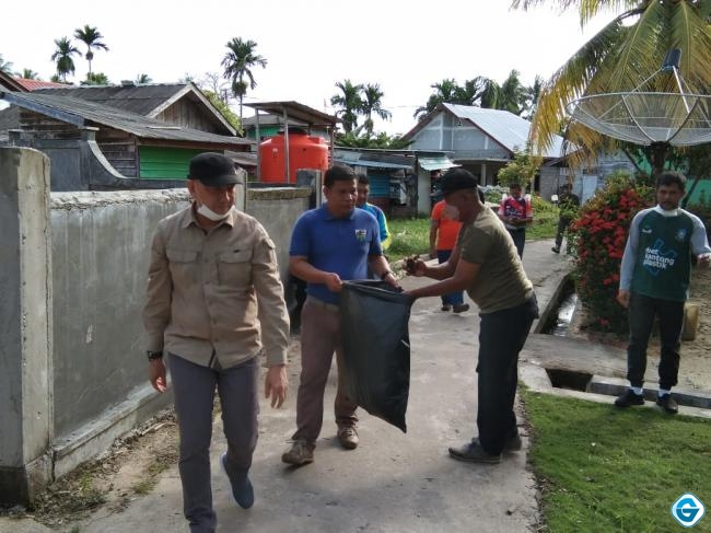 Wakil Bupati Natuna Laksanakan Jumat Bersih di pusat Ibu kota Ranai