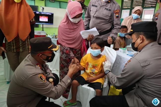 Kapolres Magelang Tinjau Vaksinasi Anak Di SD Negeri Pagersari