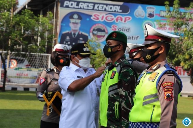 Polres Kendal Laksanakan Apel Gelar Pasukan Serentak Dalam Rangka Operasi Ketupat Candi 2021
