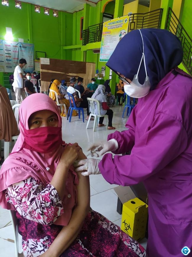 210 Warga Desa Bongembong Ikuti Vaksinasi Tahap I.